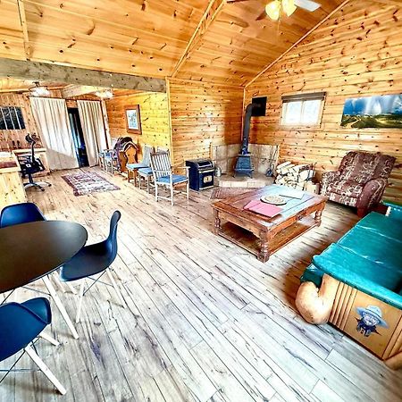 Aubin Sky Lodging At The Yl Ranch Savery Exteriör bild