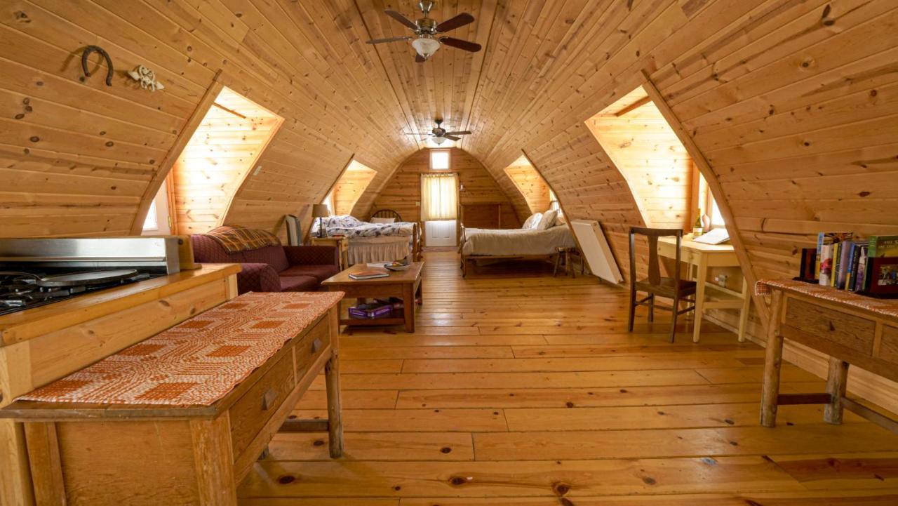 Aubin Sky Lodging At The Yl Ranch Savery Exteriör bild
