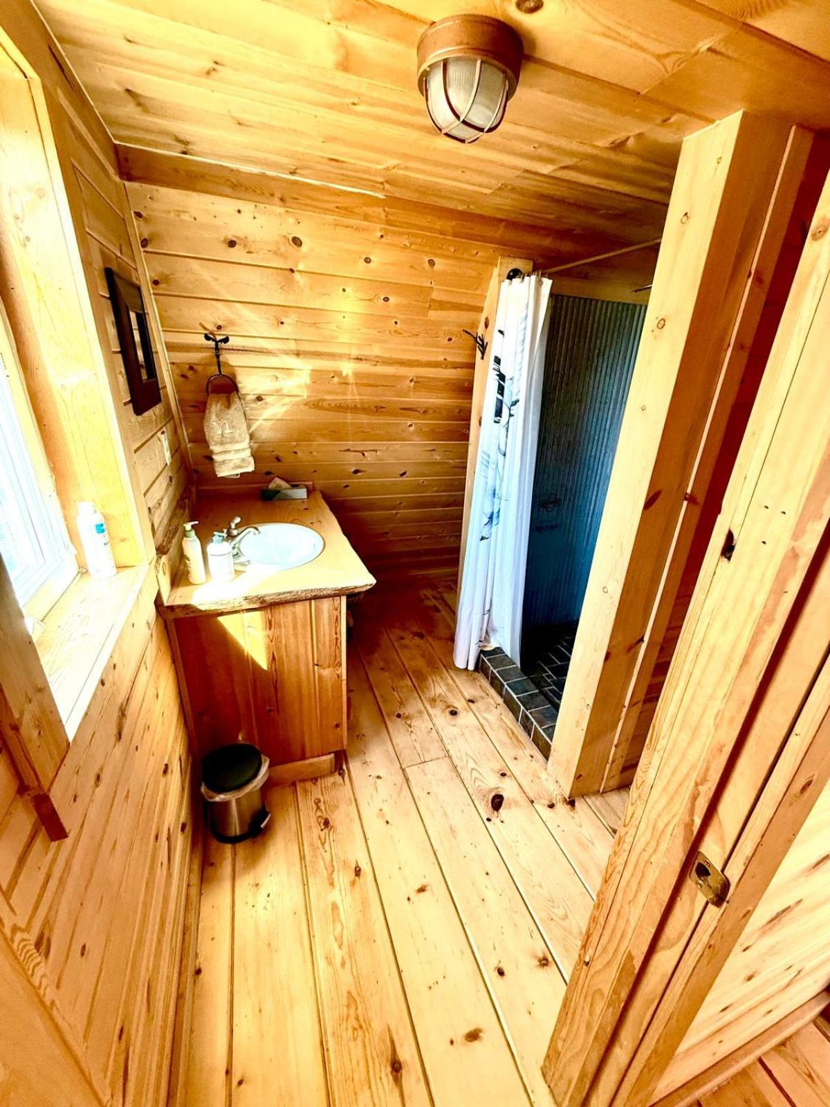 Aubin Sky Lodging At The Yl Ranch Savery Exteriör bild